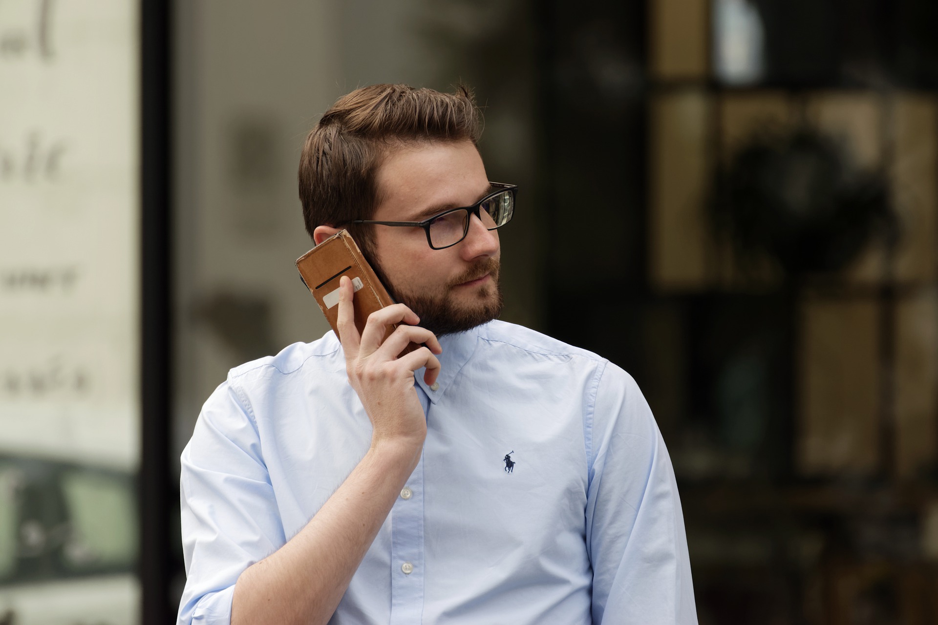Phone call - man - call center